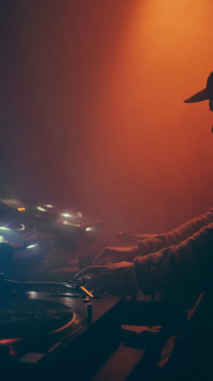 dark-dj-set